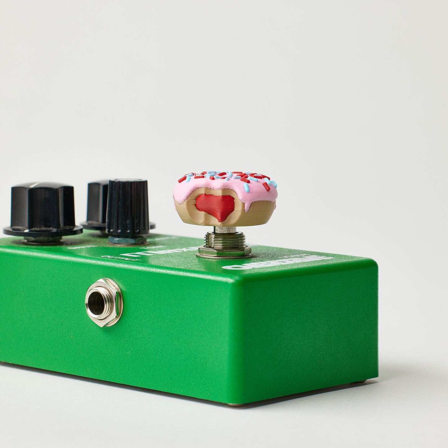 Donut effects pedal switch button
