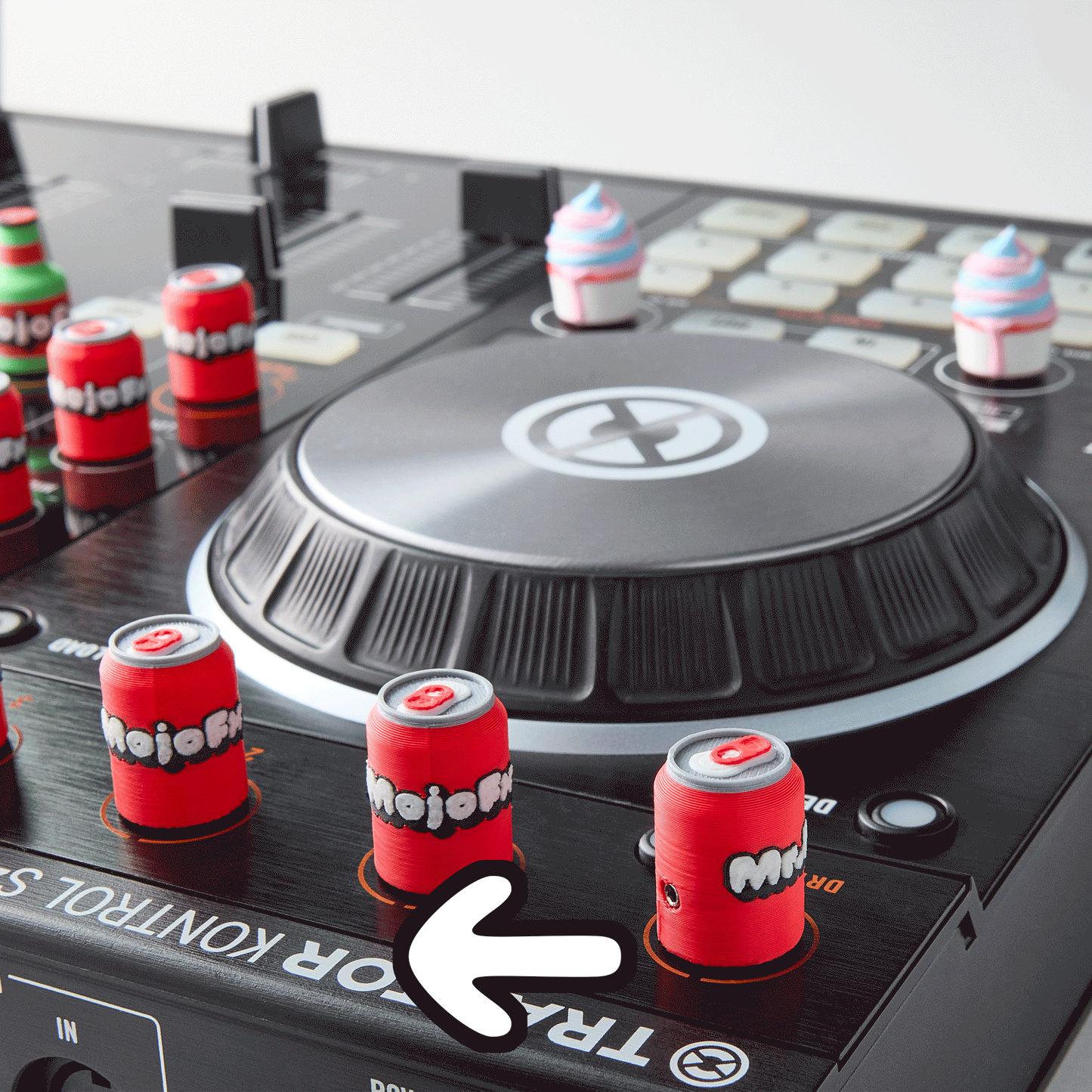Can Knob Cap — twist and turning pointer animation of custom soda can Munchies knob cap on a Traktor Kontrol S4 DJ controller