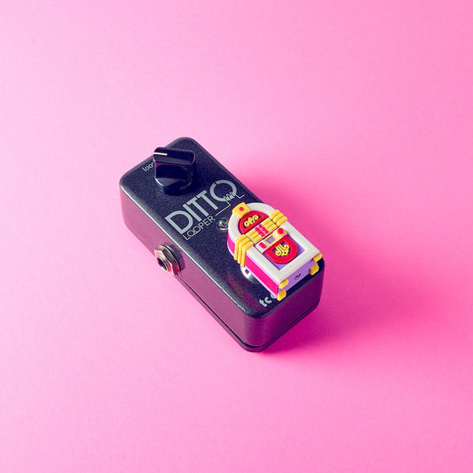 Jukebox Topper mounted on TC Electronic Ditto Looper guitar effects pedal footswitch using screw fit
system for standard 10mm switches